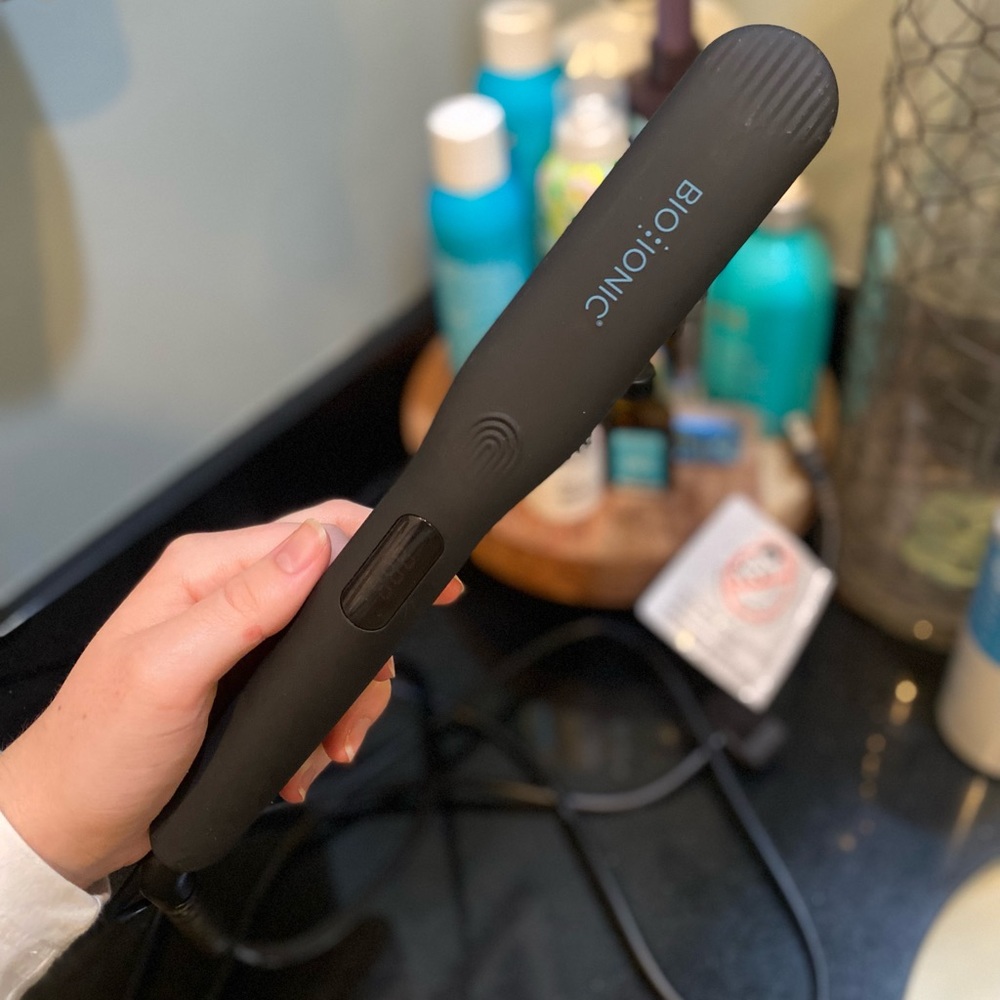 Bio ionic one pass straightener